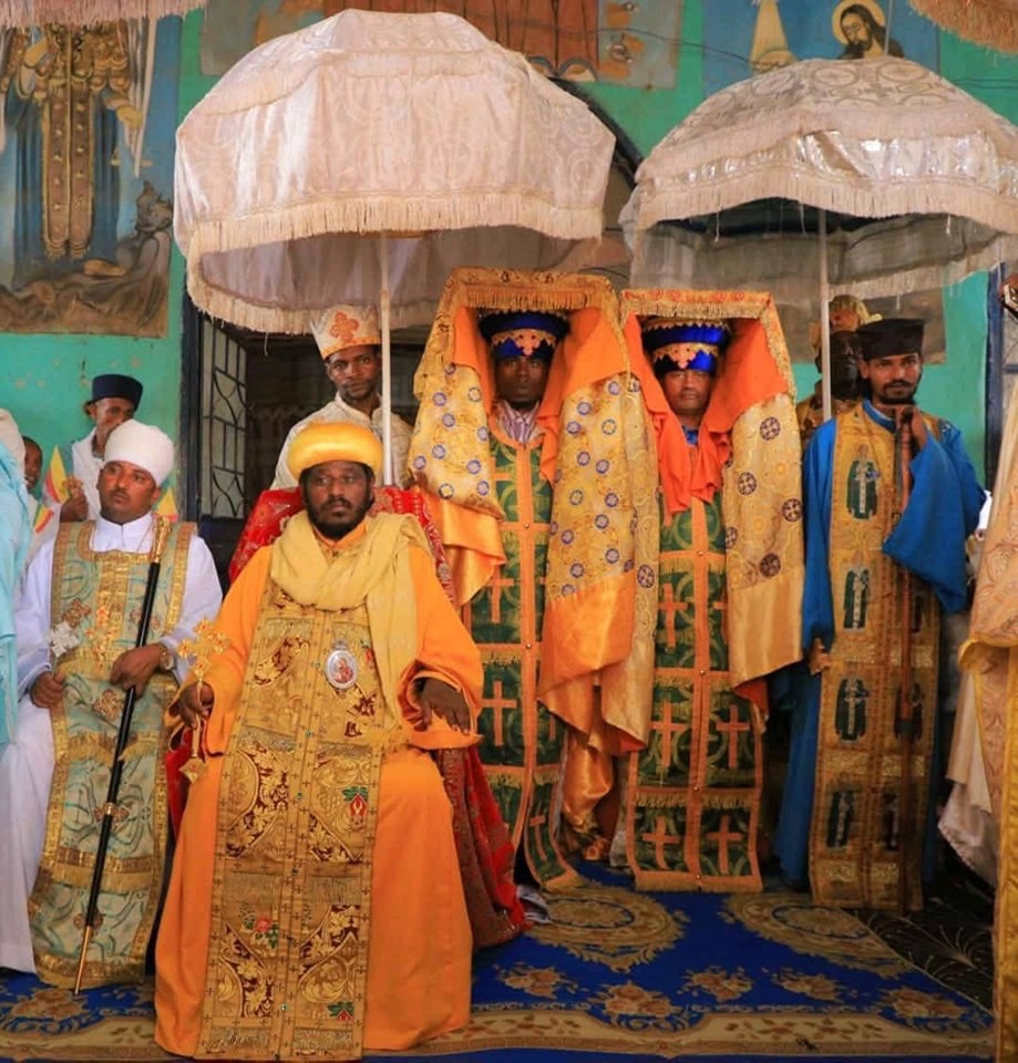 ብፁዕ አቡነ ይስሐቅ የወላይታ ሀገረ ስብከት ሊቀ ጳጳስ በአረካ ከተማ ለሚገነባው የቅዱስ ሚካኤል ሕንጻ ቤተ ክርስቲያን የመሠረት ድንጋይ አስቀመጡ ! 